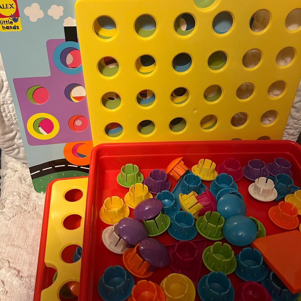 ALEX Toys Little Hands Button Art EUC